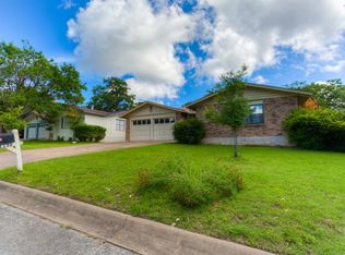 1136 Warbler Dr, Kerrville, TX 78028