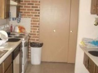 1443 Vicksburg Dr, Belleville, IL 62221