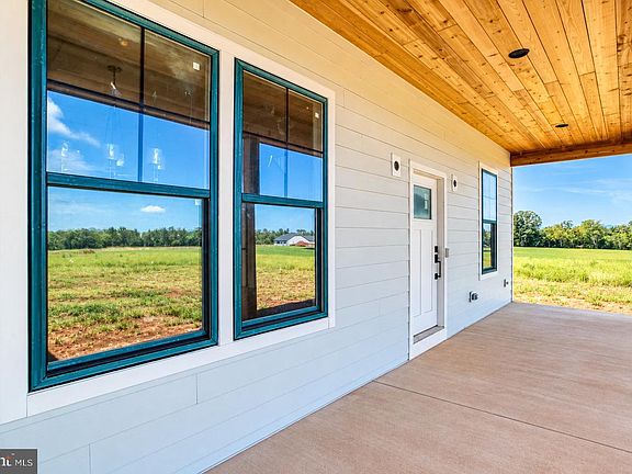3rd image of 17293 Pond Meadow Trl