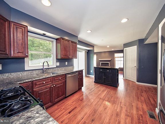 5th image of 4405 Baneberry Dr