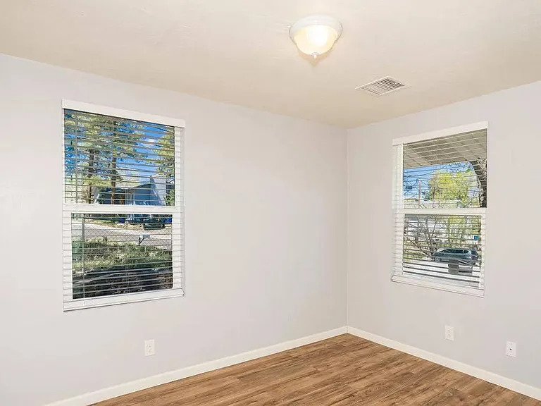 207 W Navajo Dr — Photo 8