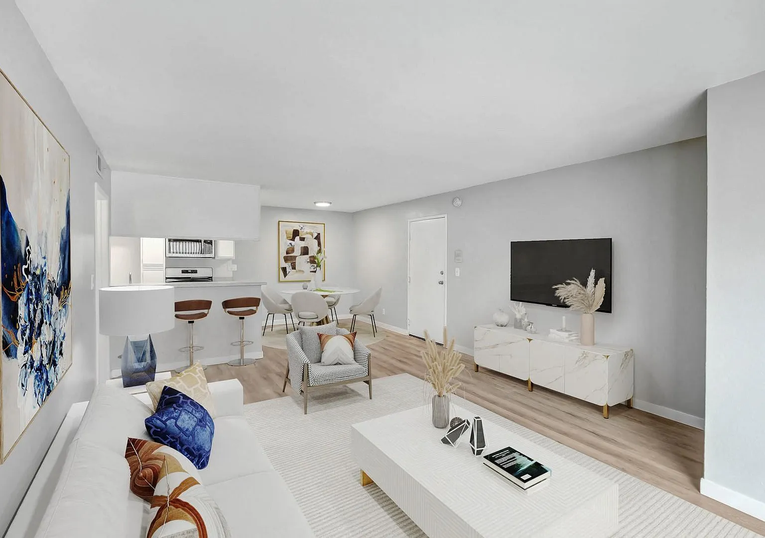 Camelot Apartments — Photo 4