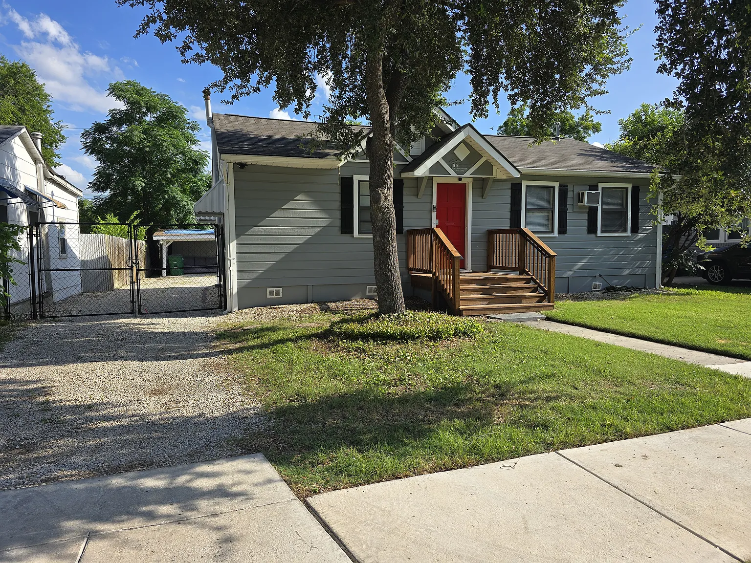 3 bed, 1008 sqft, $1,450 — Photo 2