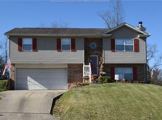 400 Carriage Way, Hurricane, WV 25526
