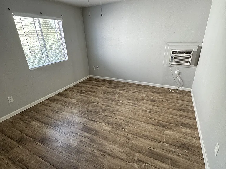 135 N Palo Verde Dr — Photo 4