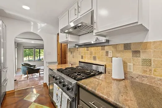 1 bed, 1000 sqft, $2,200 — Photo 4