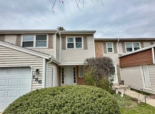 186 Jeffrey Ln, Bolingbrook, IL 60440