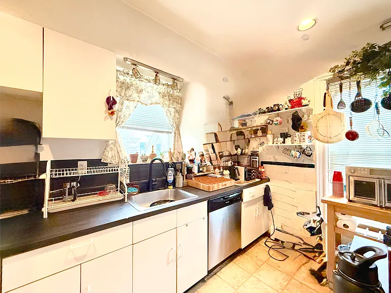 107 Ocean St #2 — Photo 6