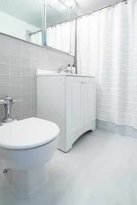 Sold by Samuel Realty Group LLC | media 29