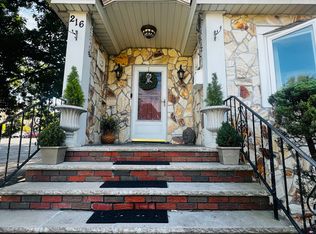 216 Academy St FLOOR 3, South Orange, NJ 07079