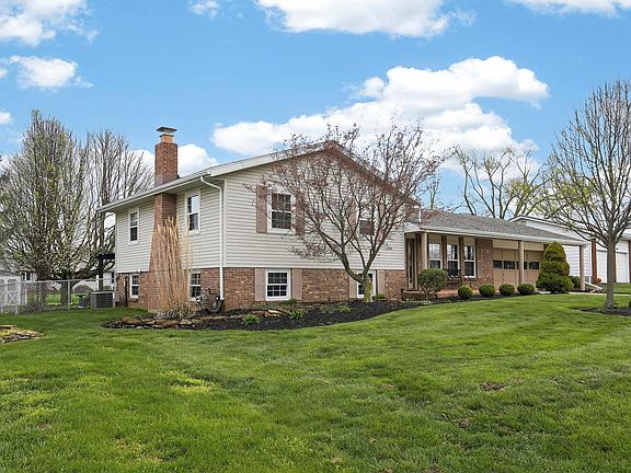 3rd image of 4 Brookside Ct