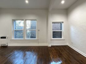 Sunset Apts...Gorgeous Newly Remodeled Apartments..CALL NOW!, studio  1.0 baths (400 sqft)