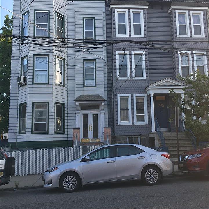 1st image of 119 Hutton St