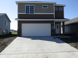 4529 19th St S, Moorhead, MN 56560