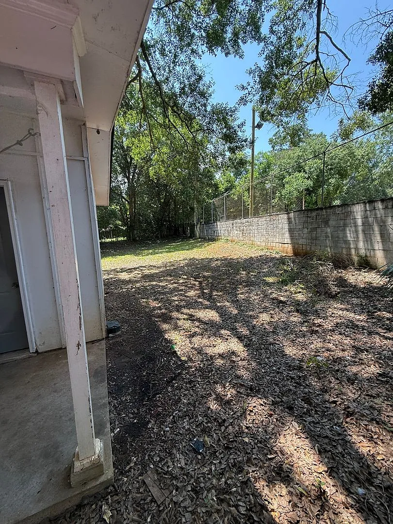 3 bed, 1.0 bath, 1008 sqft, $895 — Photo 3