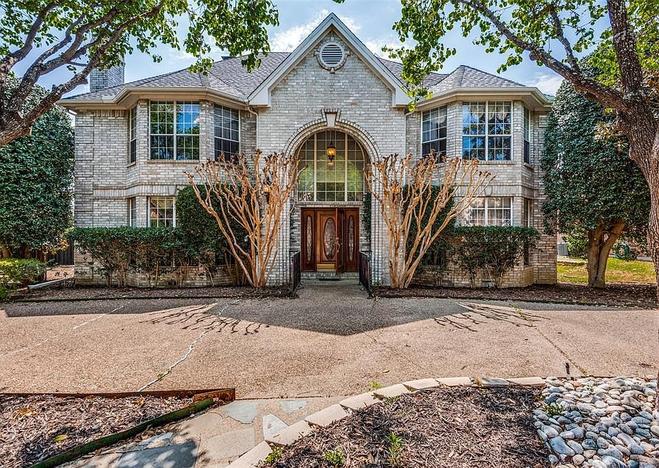 1st image of 2402 Creekside Cir N