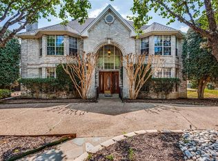 2402 Creekside Cir N, Irving, TX 75063