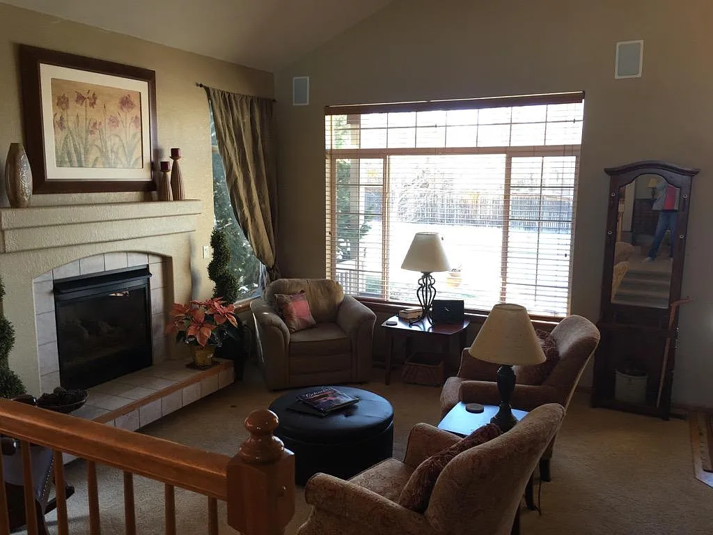 3 bed, 2300 sqft, $3,050 — Photo 4