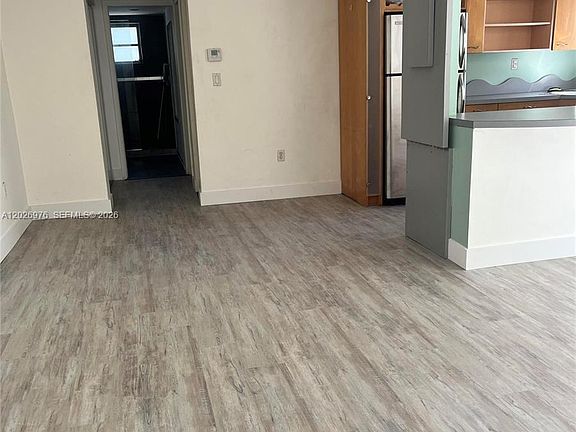 3rd image of 240 Collins Ave APT 2B