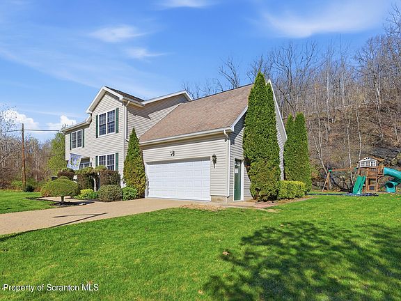 3rd image of 200 Raymond Dr