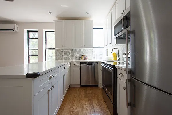 Rented by Brick&Mortar | media 21
