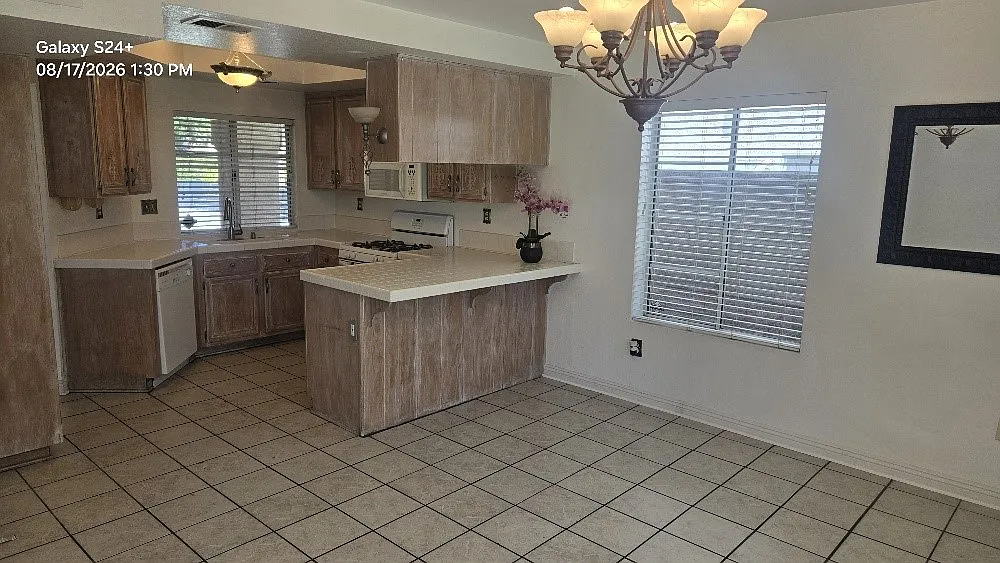 3 bed, 2.5 bath, 1478 sqft, $3,450 — Photo 3