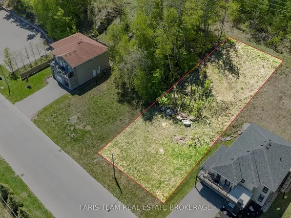 722 Aberdeen Blvd, Midland, ON L4R 5P1