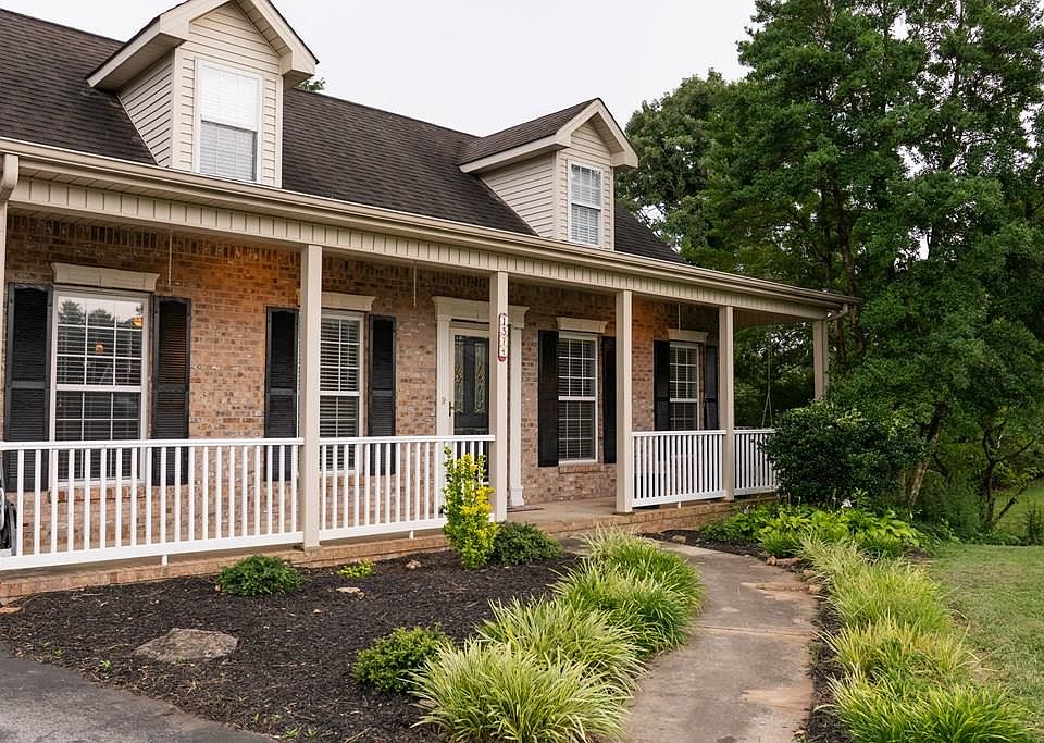 1st image of 1374 Village Ct