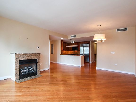 5th image of 130 N Garland Ct APT 3102