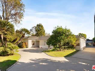 5180 N Woodley Ave, Encino, CA 91436