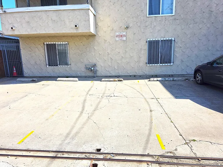 4056 Van Dyke Ave #2 — Photo 13