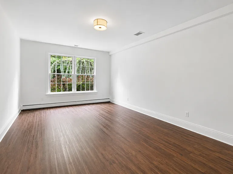 122 Helen Ct — Photo 29