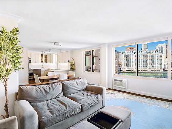 2nd image of 555 Main St APT 1115