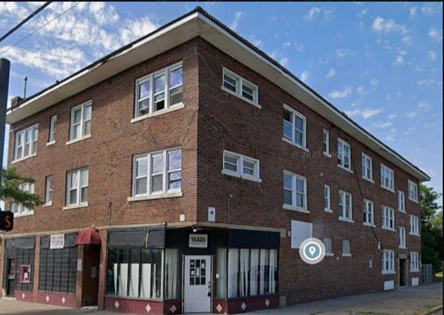 1st image of 15335 Kinsman Rd #5