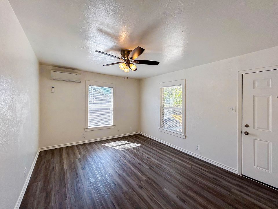 1st image of 2019 1/2 N Elm St