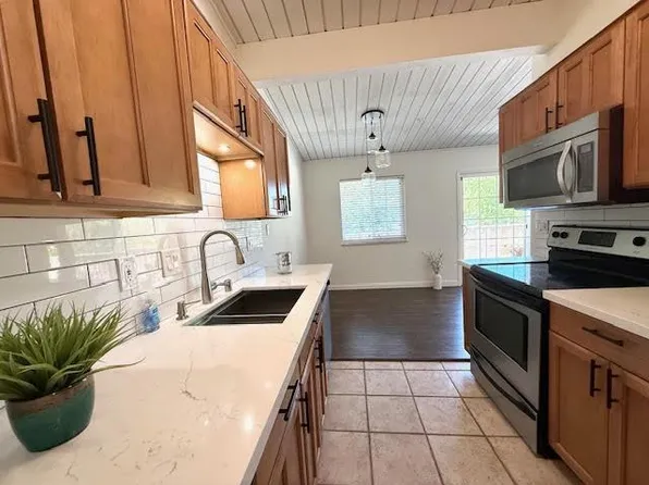 845 Division St APT D, Pleasanton, CA 94566