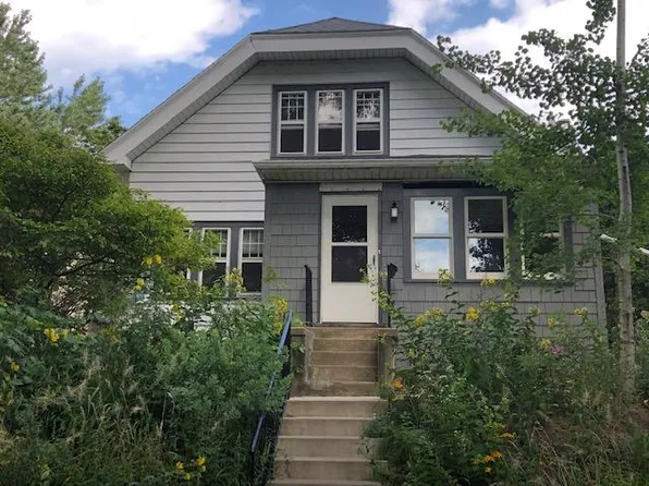 4524 N Larkin St, Shorewood, WI 53211