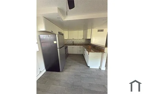201 NW 32nd Ct Photo 1