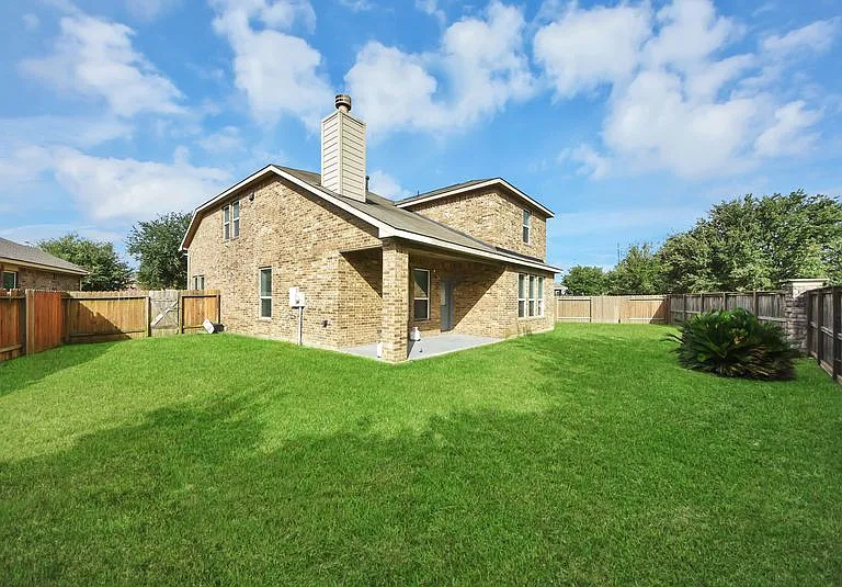 2410 Summers Glen Ct — Photo 3