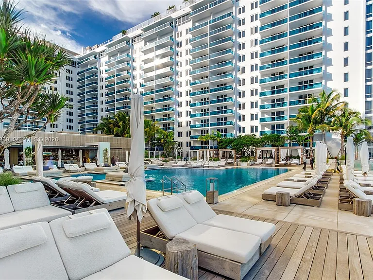 2301 Collins Ave #1026 — Photo 4