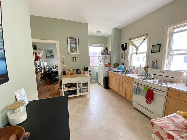 77 Easton St #2A — Photo 10