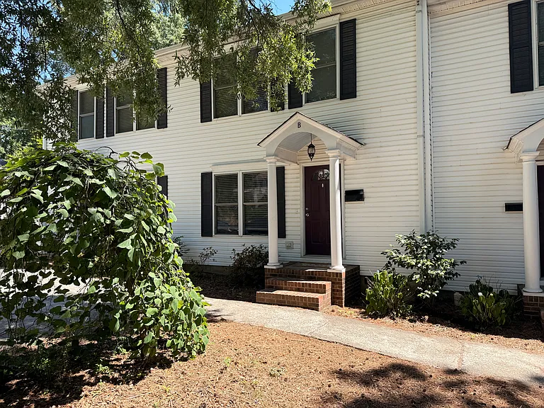 327 W Trinity Ave — Photo 1