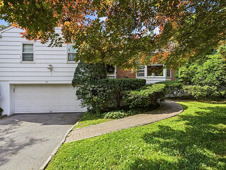 65 Lincoln Rd — Photo 1