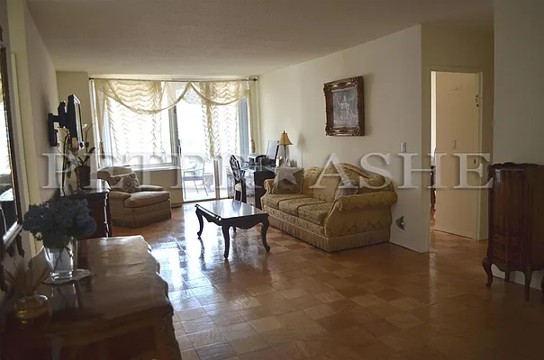 Rented by Peter Ashe | media 11