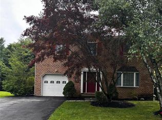 2071 Pleasant Dr, Bethlehem, PA 18015