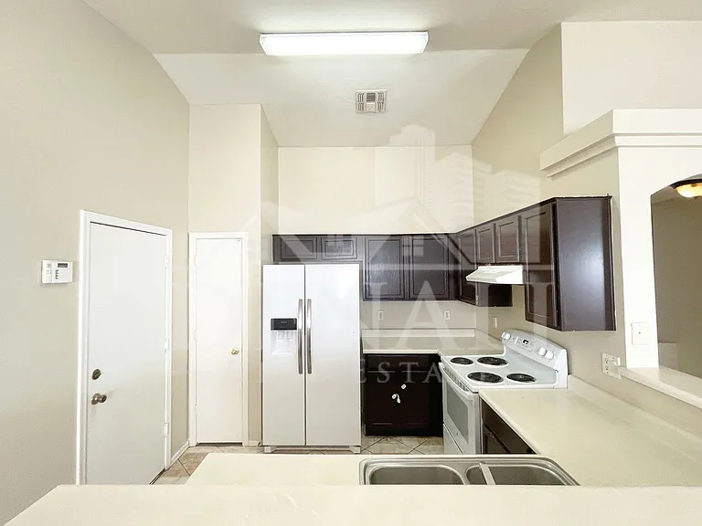 8930 W Catalina Dr — Photo 10