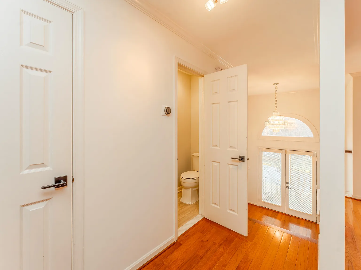 3 bed, 2.5 bath, 1712 sqft, $3,650 — Photo 4