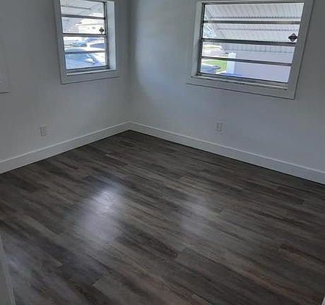 4th image of 9370 SW 1st Pl