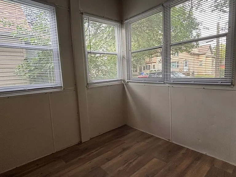 375 Erie Street — Photo 28