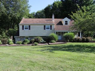 40 Bluebird Rd, Churchville, PA 18966